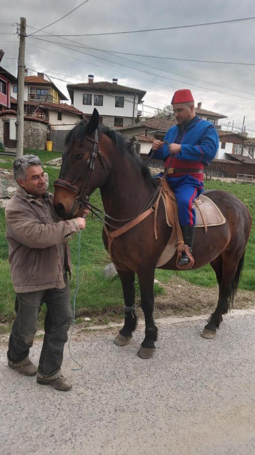Стаи За Гости Дончо Войвода 코프리브시티차 외부 사진